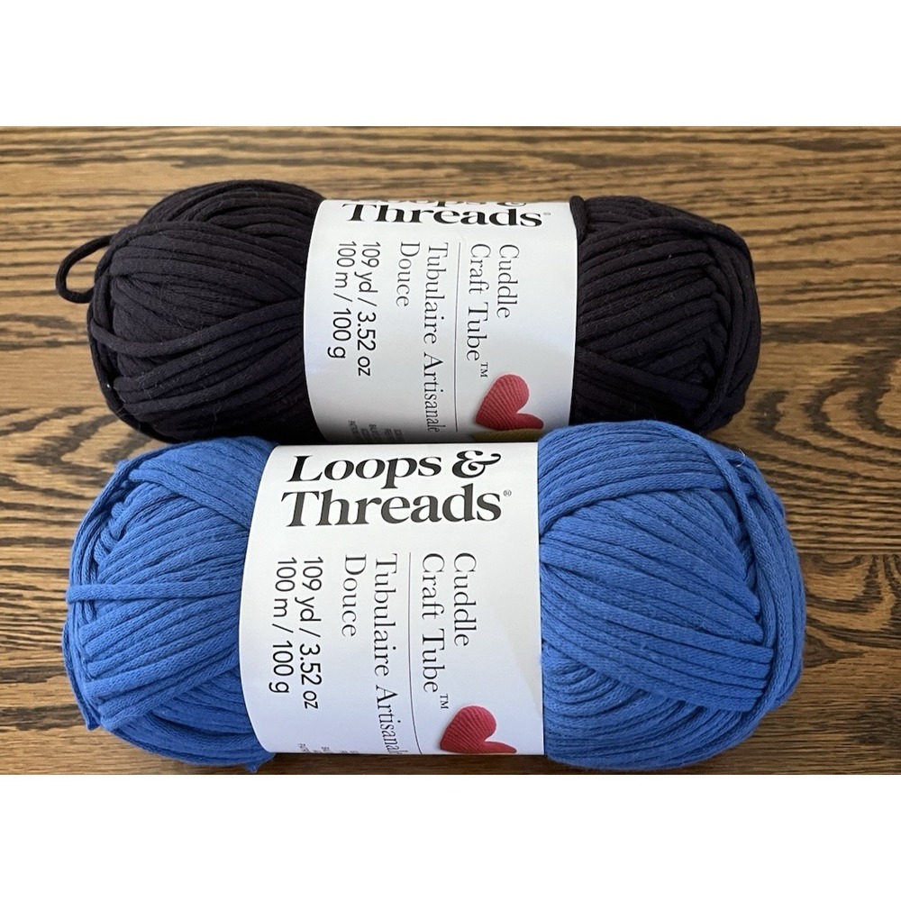 2 Loops & Threads Cuddle Craft Tube Yarn Black Blue 3.52 ozs 109 Yards Med 4